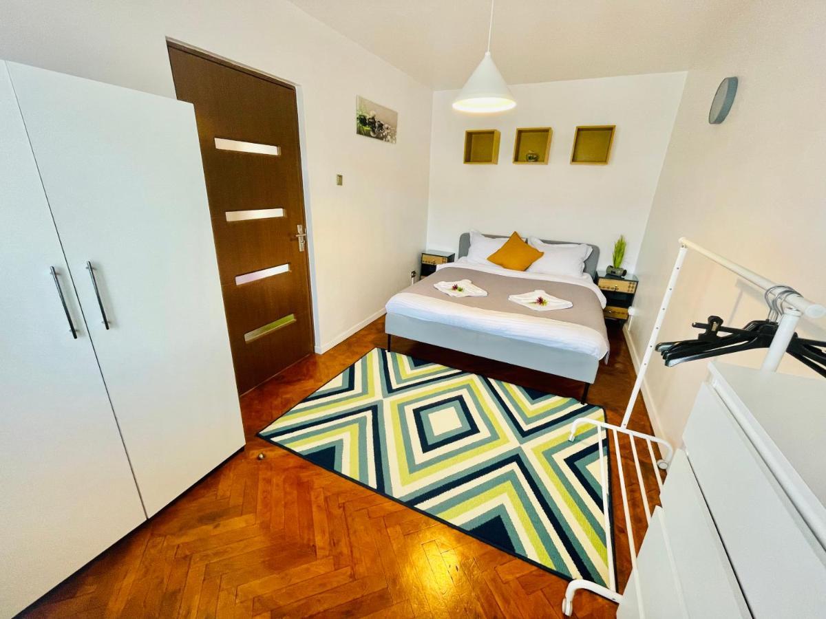 Modern Place To Stay-Self Check-In Nonstop 24H-Wifi Resicabánya Kültér fotó